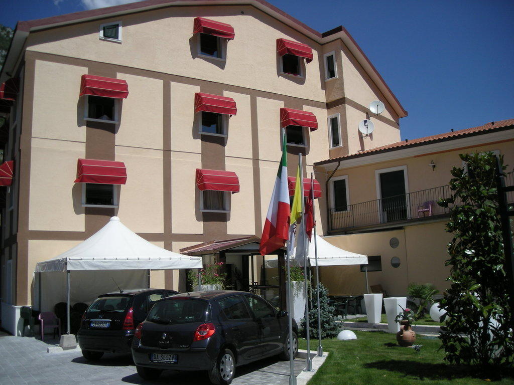 Hotel De Meis Capistrello Ngoại thất bức ảnh