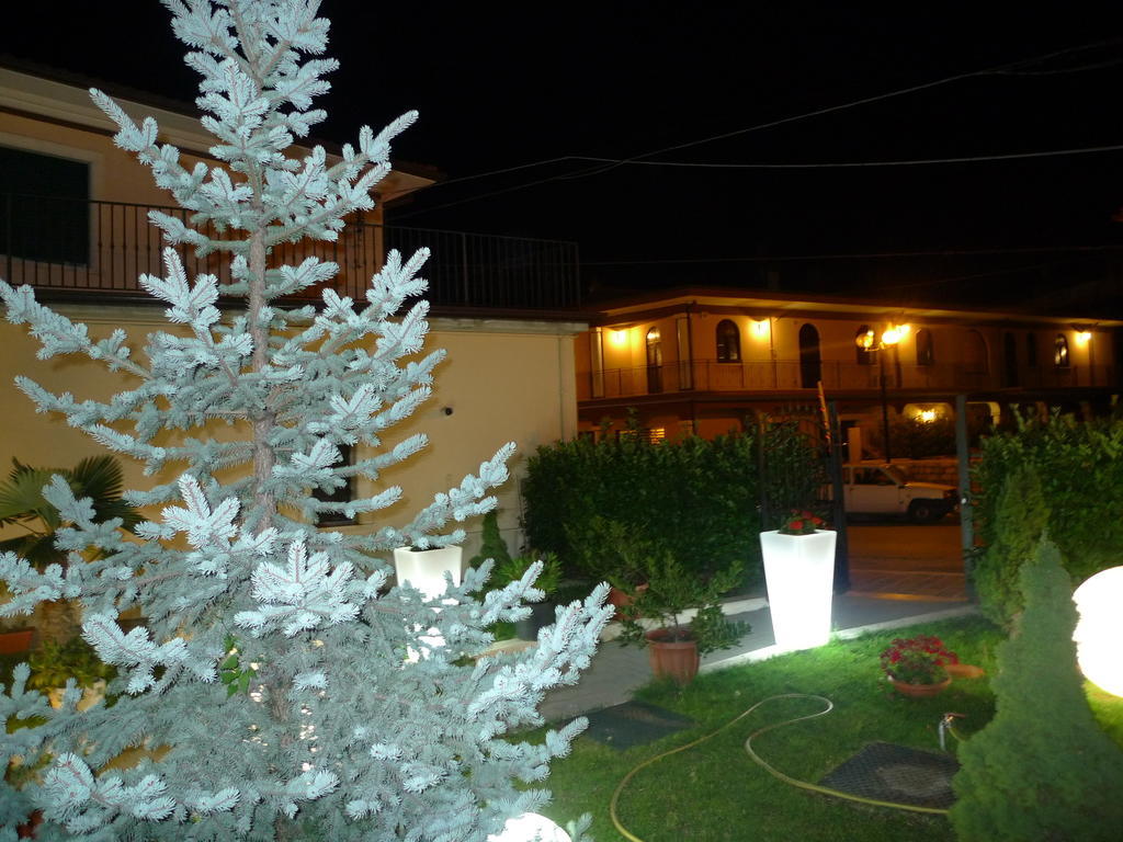 Hotel De Meis Capistrello Ngoại thất bức ảnh