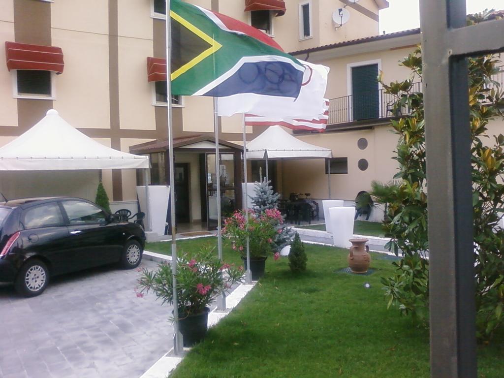 Hotel De Meis Capistrello Ngoại thất bức ảnh