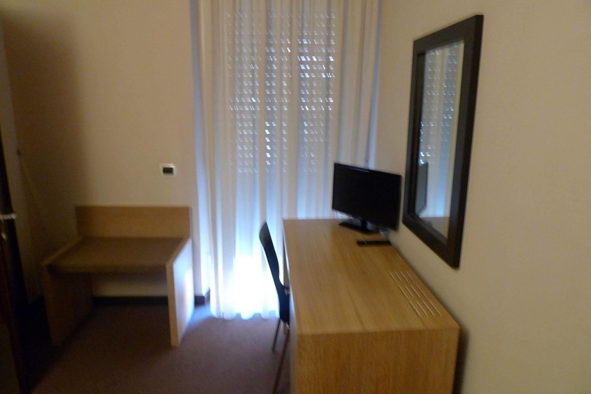 Hotel De Meis Capistrello Ngoại thất bức ảnh