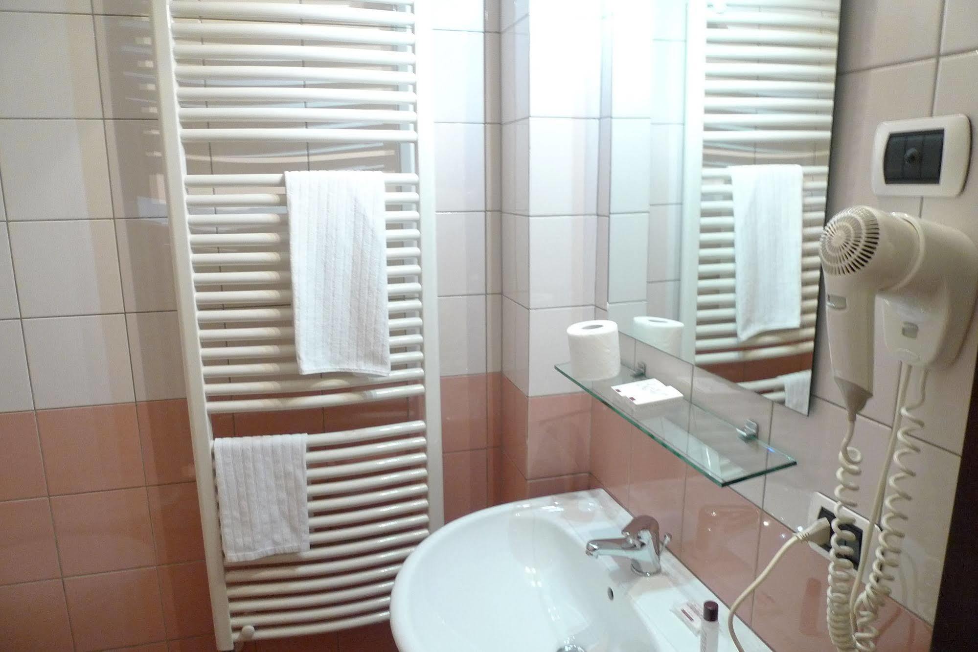 Hotel De Meis Capistrello Ngoại thất bức ảnh