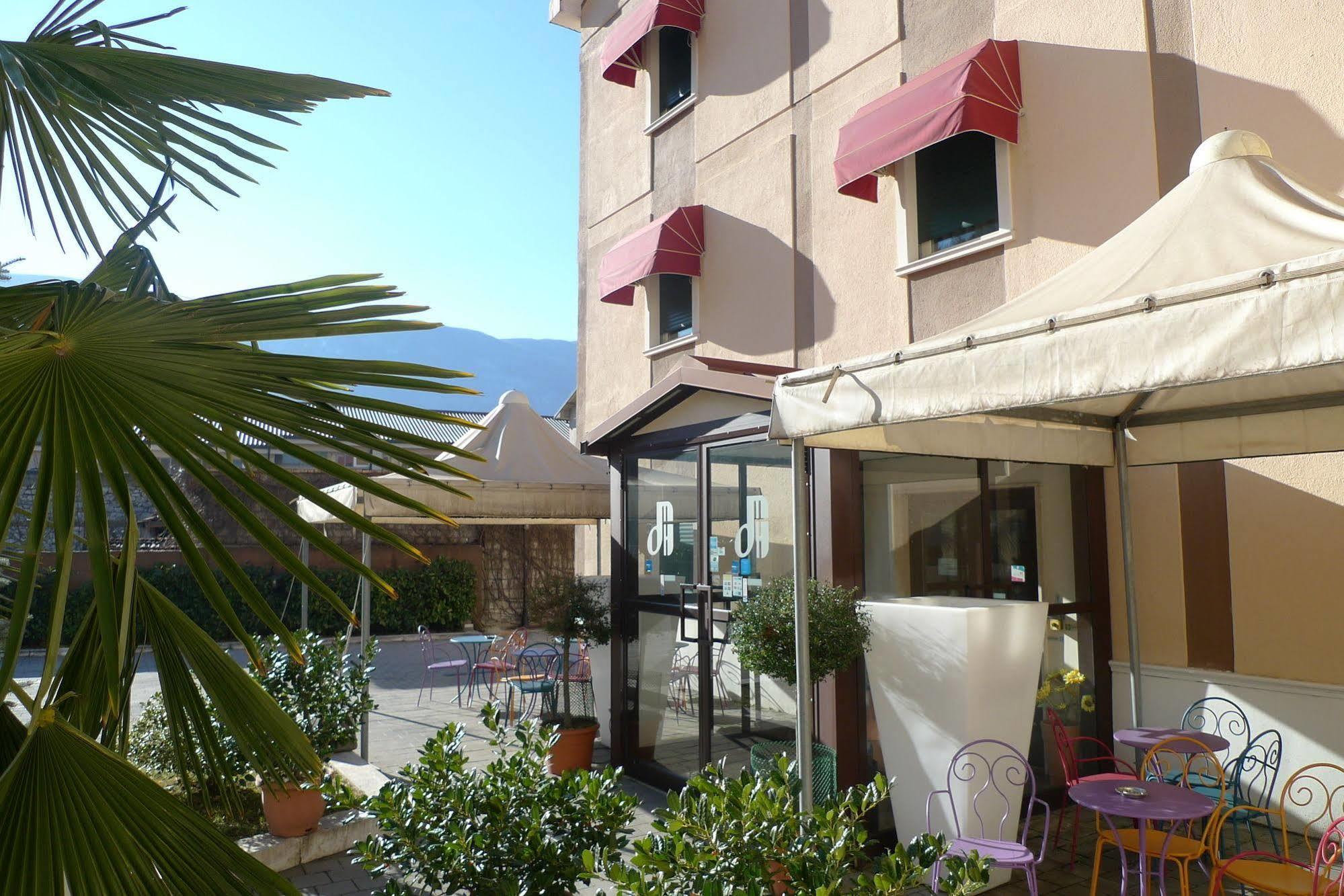 Hotel De Meis Capistrello Ngoại thất bức ảnh