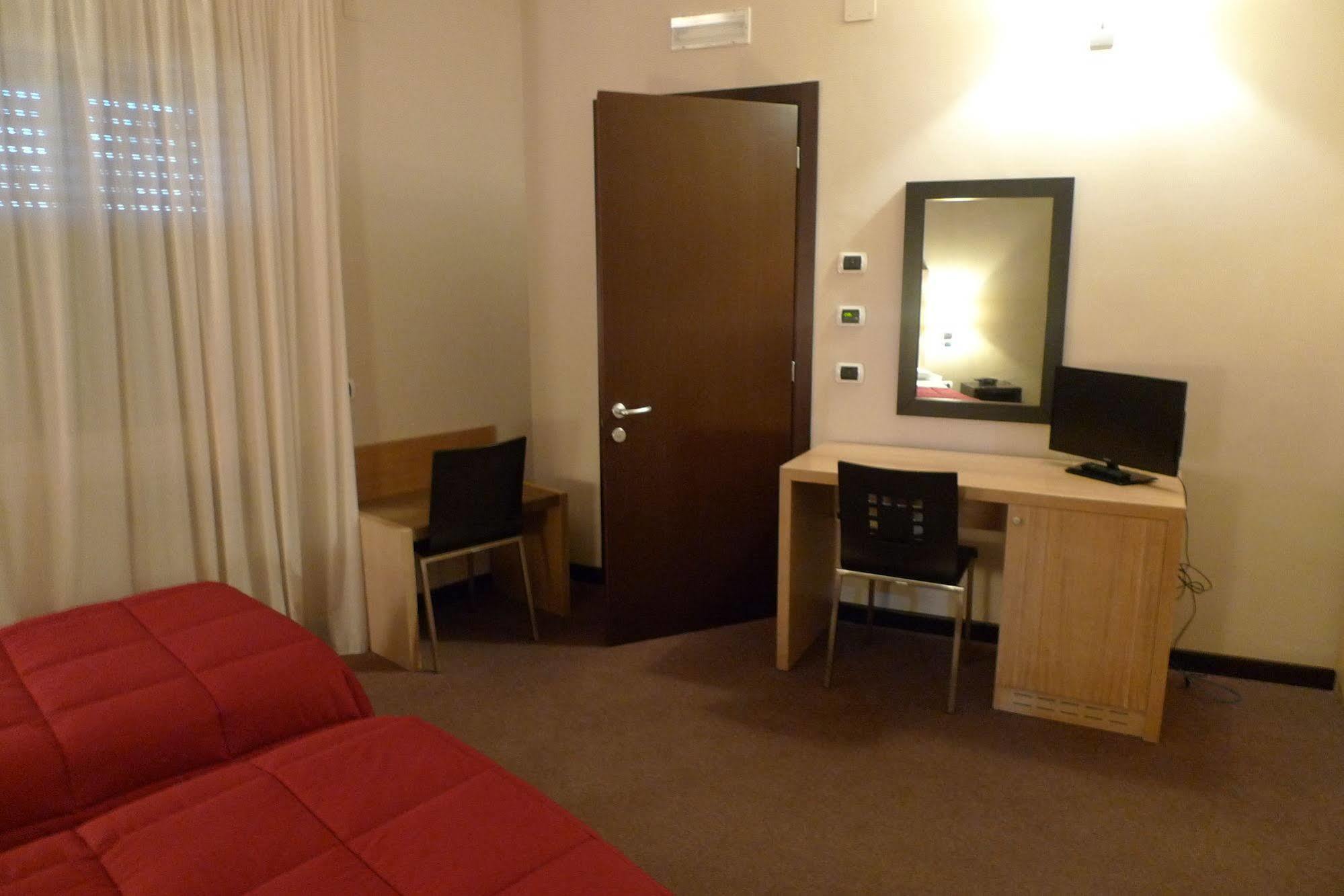 Hotel De Meis Capistrello Ngoại thất bức ảnh