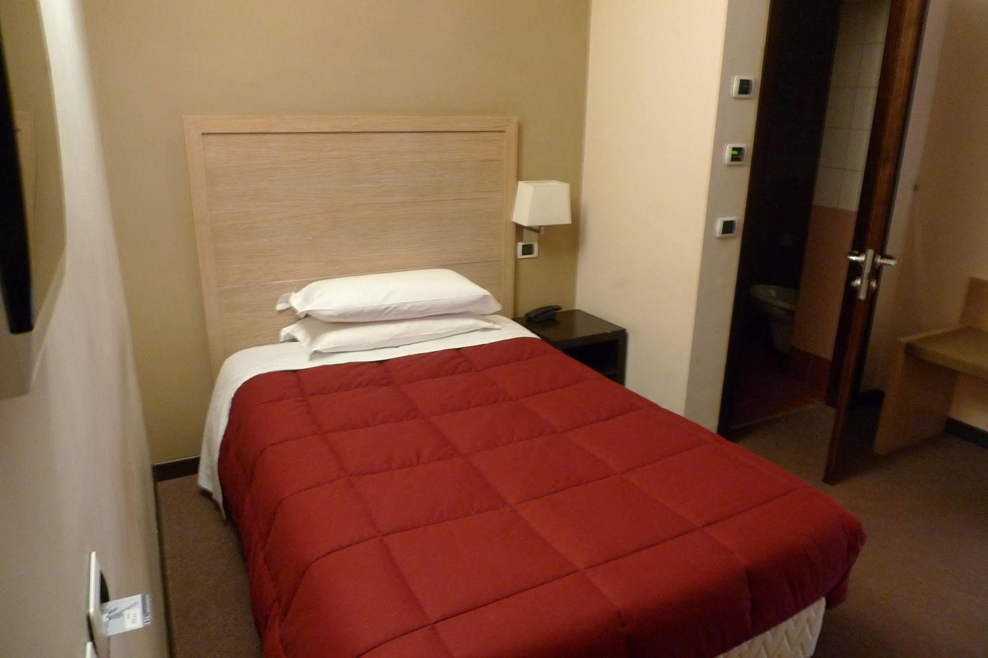 Hotel De Meis Capistrello Ngoại thất bức ảnh