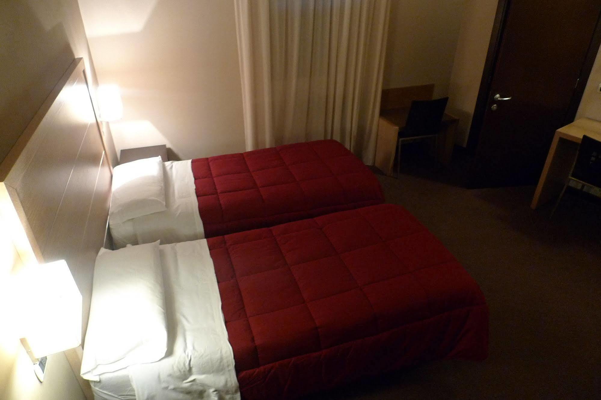 Hotel De Meis Capistrello Ngoại thất bức ảnh